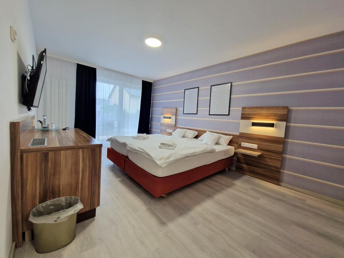 Hotel Am Kurpark Бад-Вімпфен Екстер'єр фото