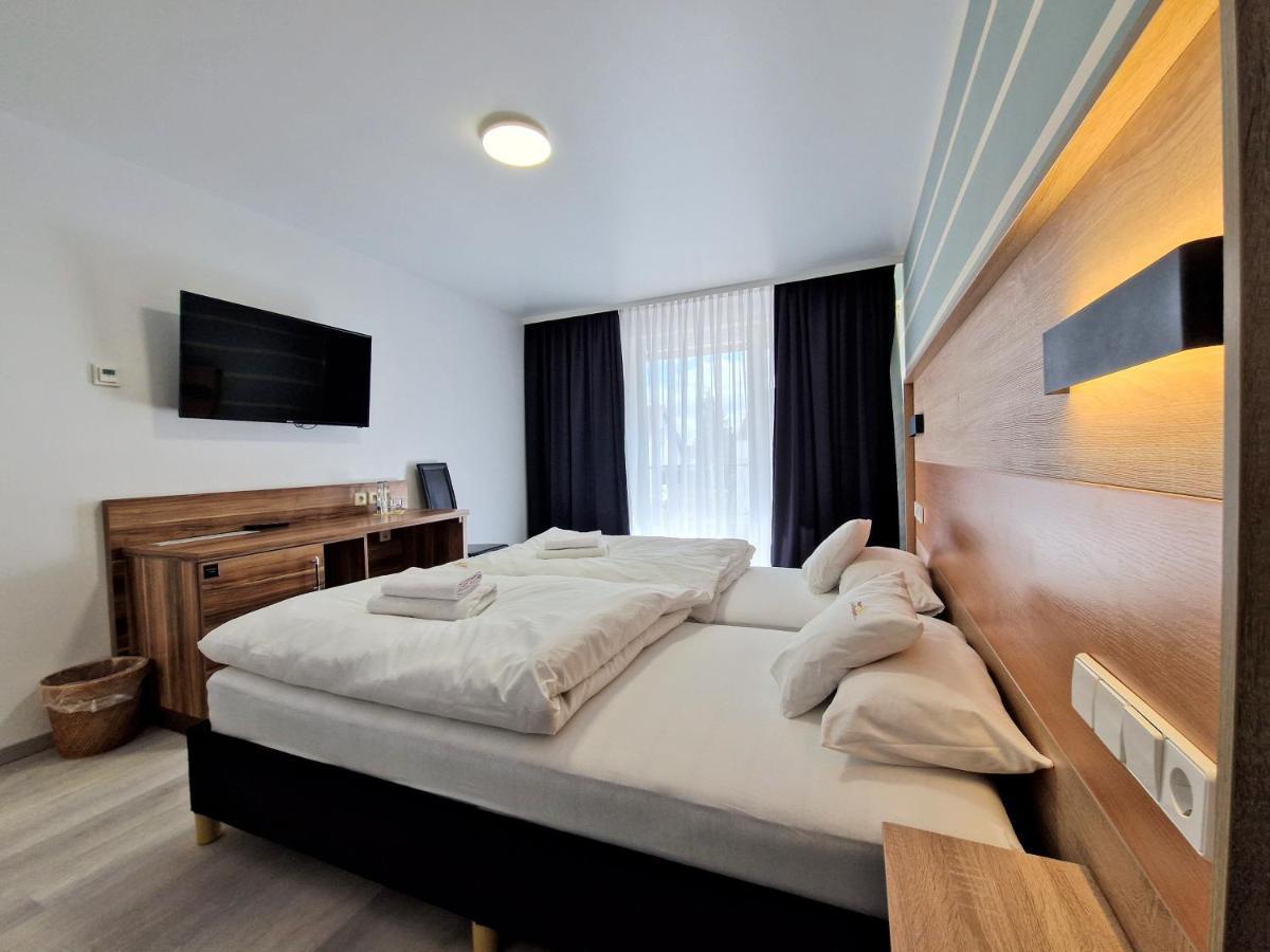 Hotel Am Kurpark Бад-Вімпфен Екстер'єр фото