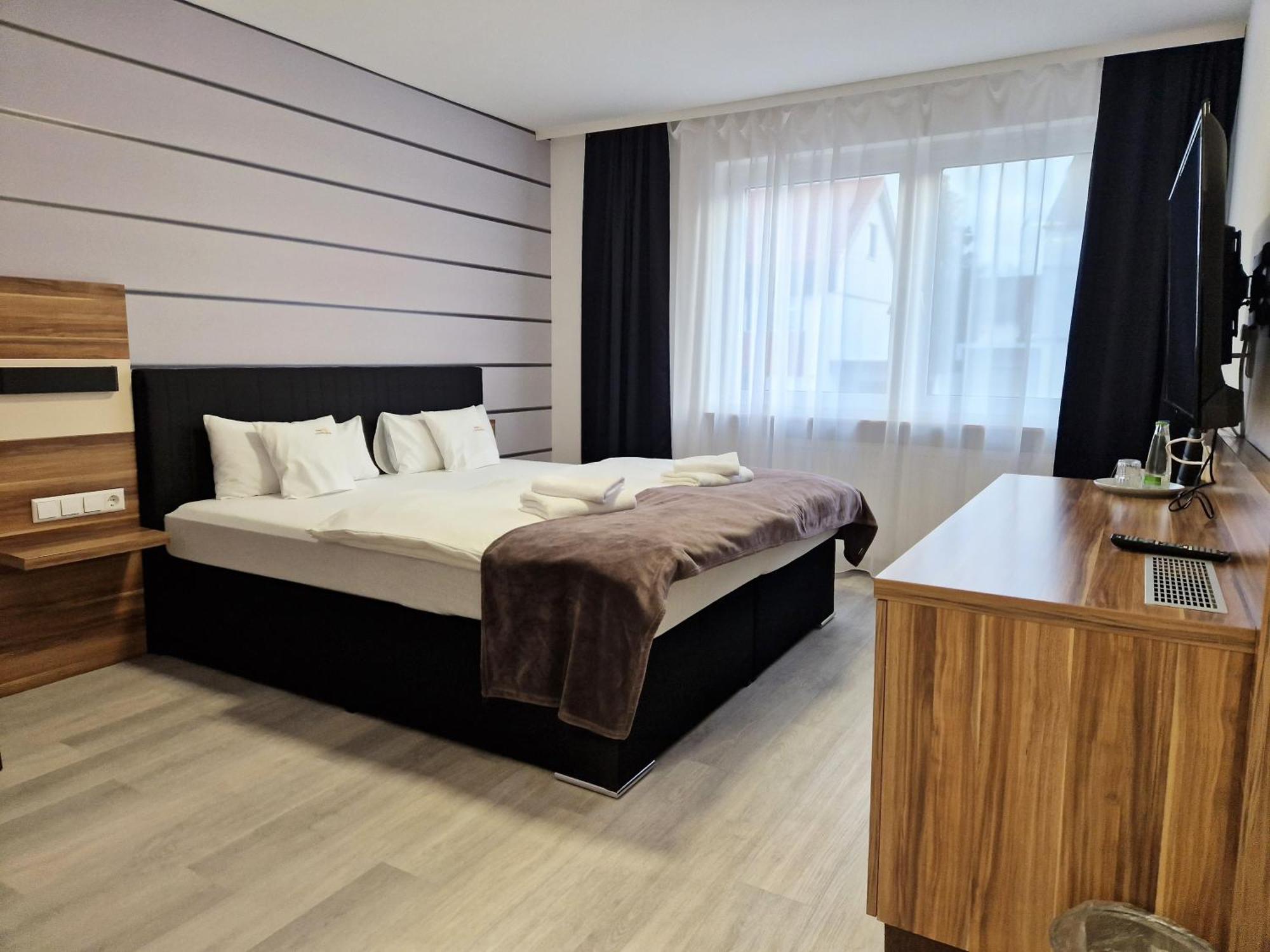 Hotel Am Kurpark Бад-Вімпфен Екстер'єр фото
